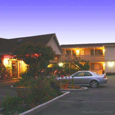 Monterey Fireside Lodge Exterior photo