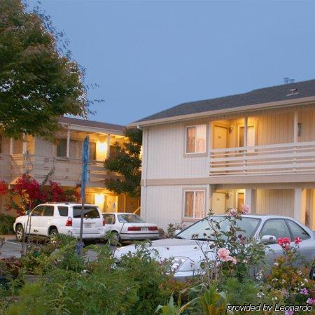 Monterey Fireside Lodge Exterior photo